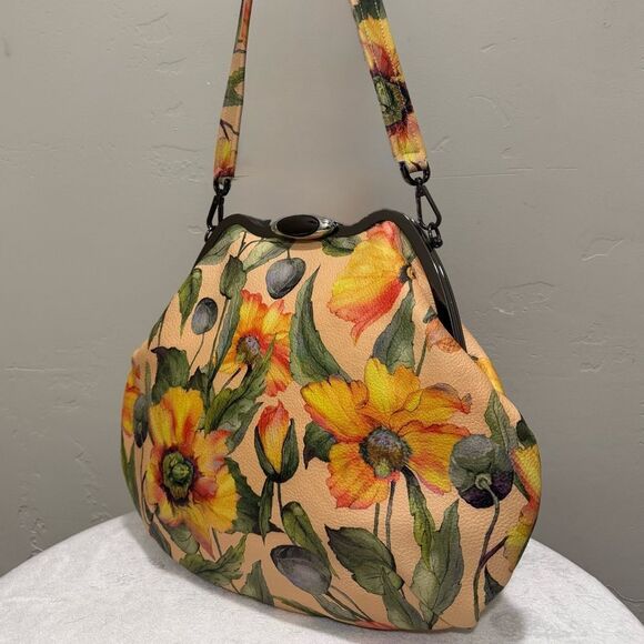 Original design! Floral Cowhide Handmade Metal Frame Slouchy Bag & 2 Straps - Picture 8 of 15